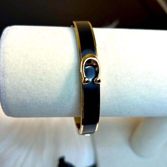 🔥💯 Authentic Coach Signature Push Hinged Bracelet - Picture 3 of 4